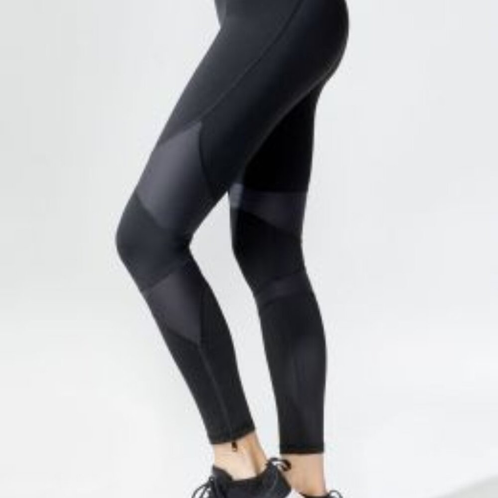 MICHI Black Geometric Panel Leggings
